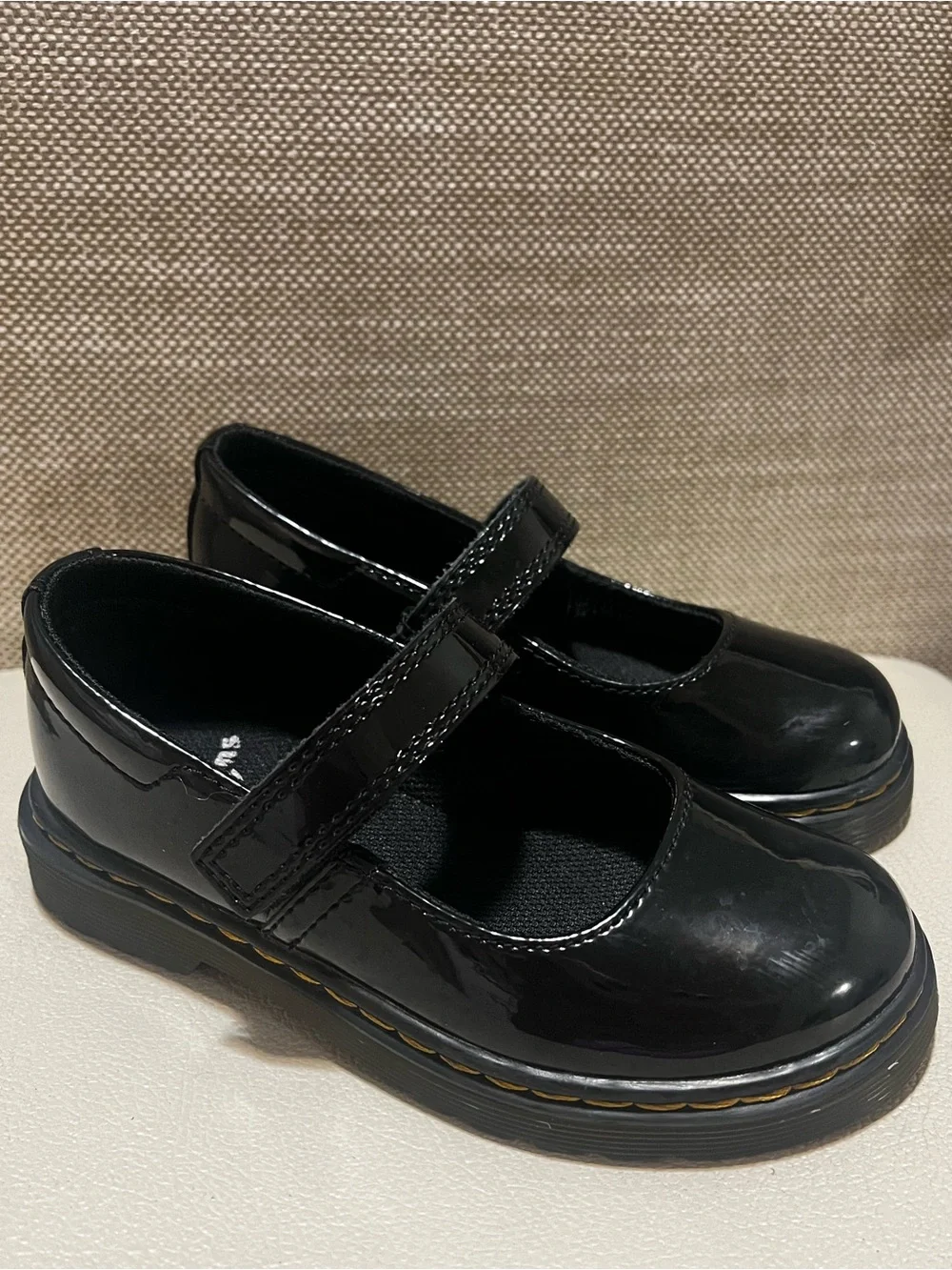 Dr. Martens Maccy Black Patent Mary Jane Kids Shoes Size 11